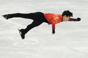 Pekine – ledą kaitinančios dailiojo čiuožimo kovos: amerikietis neturėjo sau lygių