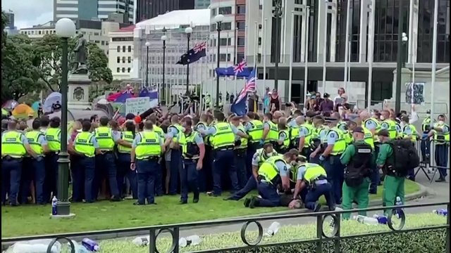 Protestas prieš COVID-19 ribojimus Naujojoje Zelandijoje neapsiėjo be neramumų: sulaikyta daugiau nei 50 žmonių