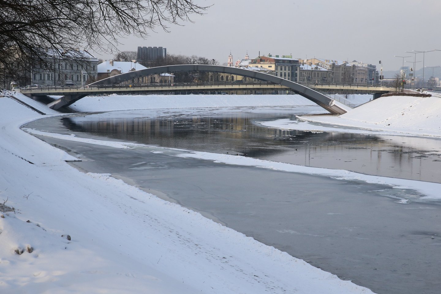Staiga nutirpus sniegui Vakarų Lietuvos upėse vanduo buvo pasiekęs beveik stichinį lygį, nuotekas vis dar tenka siurbti specialiomis mašinomis, tačiau ketvirtadienį fiksuojamas kritimas.<br>R. Danisevičiaus asociatyvi nuotr.