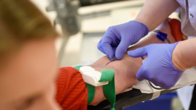 Kauno klinikos prašo visuomenės pagalbos: dėl kraujo trūkumo stabdomos planinės operacijos