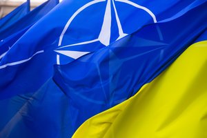 NATO vadovas: Rusijos pajėgų prie Ukrainos sienos stiprinimas žymi „pavojingą momentą“
