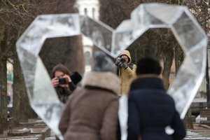 Romantiniai sukčiai siautėja – jau aplenkė ir telefoninius: tam tikras aukų elgesys kelia didelį nerimą