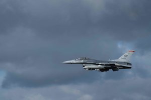 JAV perkėlė į Rumuniją grupę naikintuvų F-16