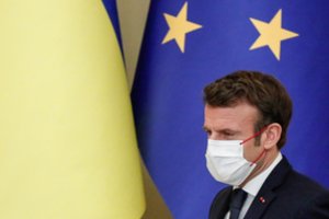 E. Macronas V. Putinui: „nuoširdus dialogas“ nesuderinamas su įtampos eskalavimu