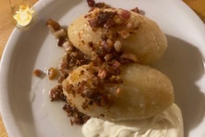 Lietuviškų patiekalų restorane gavo tokią porciją cepelinų, kad nesinorėjo prapjauti