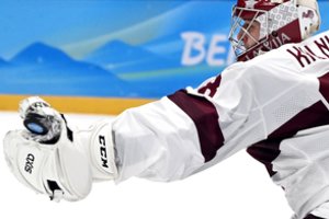 Latvijos ledo ritulininkai liko be pergalių grupėje, bet jiems olimpiada dar nebaigta