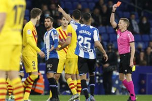 „Barcelona“ miesto derbyje nuo pralaimėjimo išsigelbėjo tik rungtynių pabaigoje