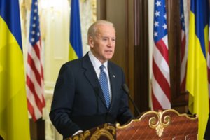 Ukrainos lyderis kviečia J. Bideną „artimiausiomis dienomis“ aplankyti Kijevą