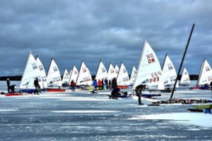 Pirmąkart savo šalyje negalėję susirungti Lenkijos DN ledrogininkai džiaugėsi nacionaliniam čempionatui pasirinkę Rėkyvos ledą Lietuvoje