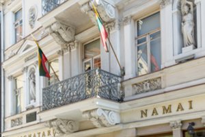 Signatarų namai kviečia švęsti Vasario 16-ąją ir susipažinti su moterų indėliu, kuriant modernią Lietuvą