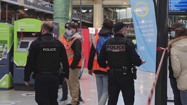 Incidentas Paryžiaus traukinių stotyje: nušautas policininkams peiliu grasinęs vyras