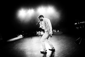 Vaidas Baumila surengė rekordinį koncertą: naujos dainos ir kartu dainuojanti minia gerbėjų