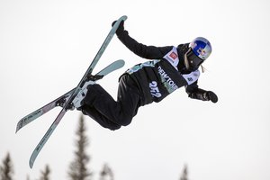 Estai jau užuodžia olimpinį auksą: 19-metė šalies pažiba neturėjo sau lygių