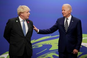 B. Johnsonas ir J. Bidenas: dėl Ukrainos tebėra atviras „langas diplomatijai“