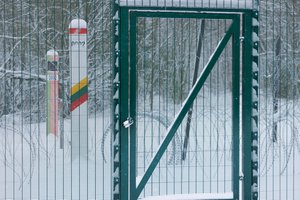 Į Lietuvą vėl nemėgino patekti nė vienas neteisėtas migrantas, vėl girdėjosi pabūklų ir automatinių ginklų šūviai