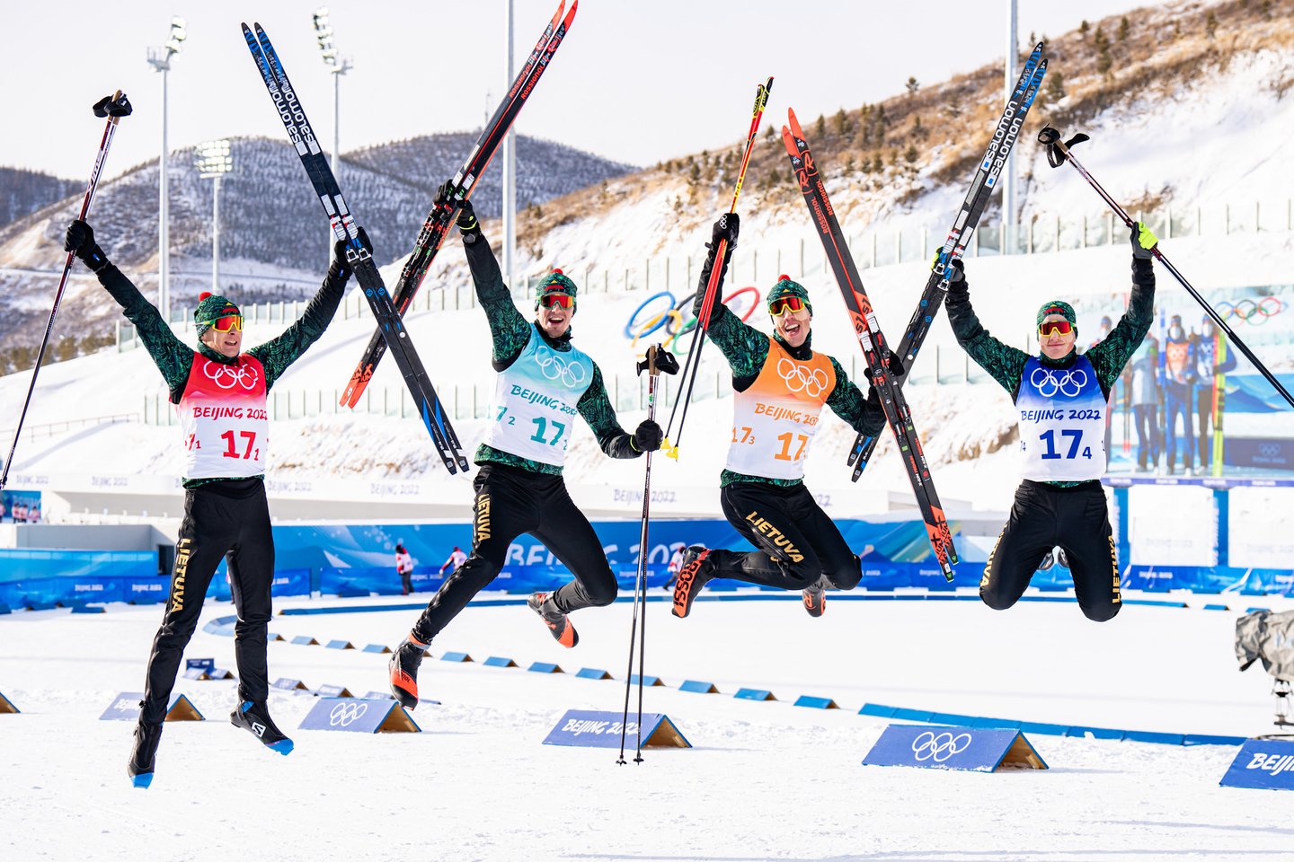  Lietuvos biatlonininkai pirmąkart olimpiadoje dalyvavo komandinėje estafetėje.<br>V.Dranginio nuotr.