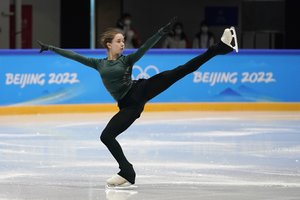 K. Valijeva jau siekia antrojo aukso, bet dopingo istorija dar nebaigta: kas laukia 15-metės ir vėl įsivėlusios Rusijos?