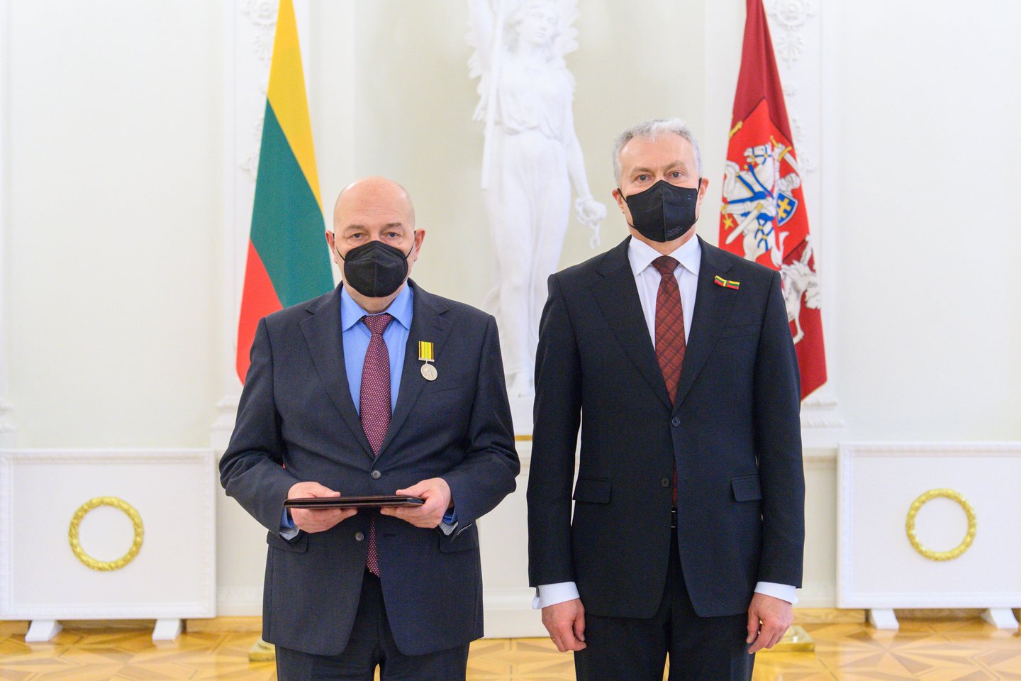  Apdovanojimų teikimo ceremonija.<br> Lietuvos Respublikos Prezidento kanceliarijos (R.Dačkaus) nuotr.