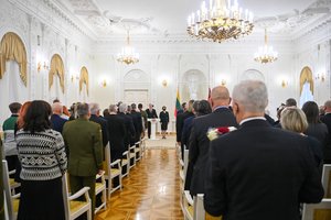G. Nausėda įteikė valstybinius apdovanojimus: tarp apdovanotųjų – R. Liubajevas bei R. Požėla