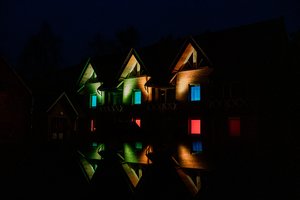 Vasario 16-ąją įsižiebęs Nidos švyturys nustebino neringiškius bei miesto svečius