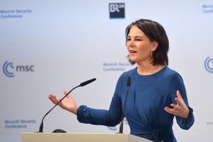 Vokietijos ministrė Rusijos dalinių sutelkimą pavadino „visiškai nepriimtinu grasinimu“