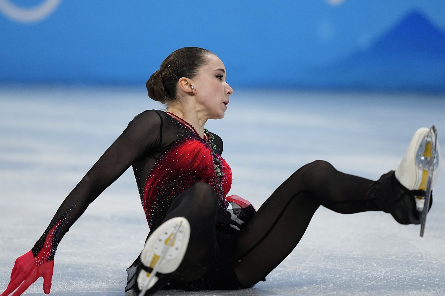 Kamila Valijeva paryrė fiasko.<br>AFP/Scanpix.com nuotr.