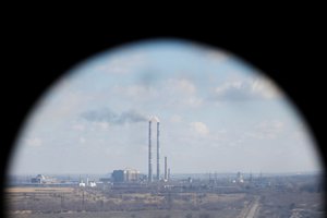 Įtampa Ukrainoje: pranešama apie du žuvusius karius, VRM vadovas ir žurnalistai buvo priversti slėptis 