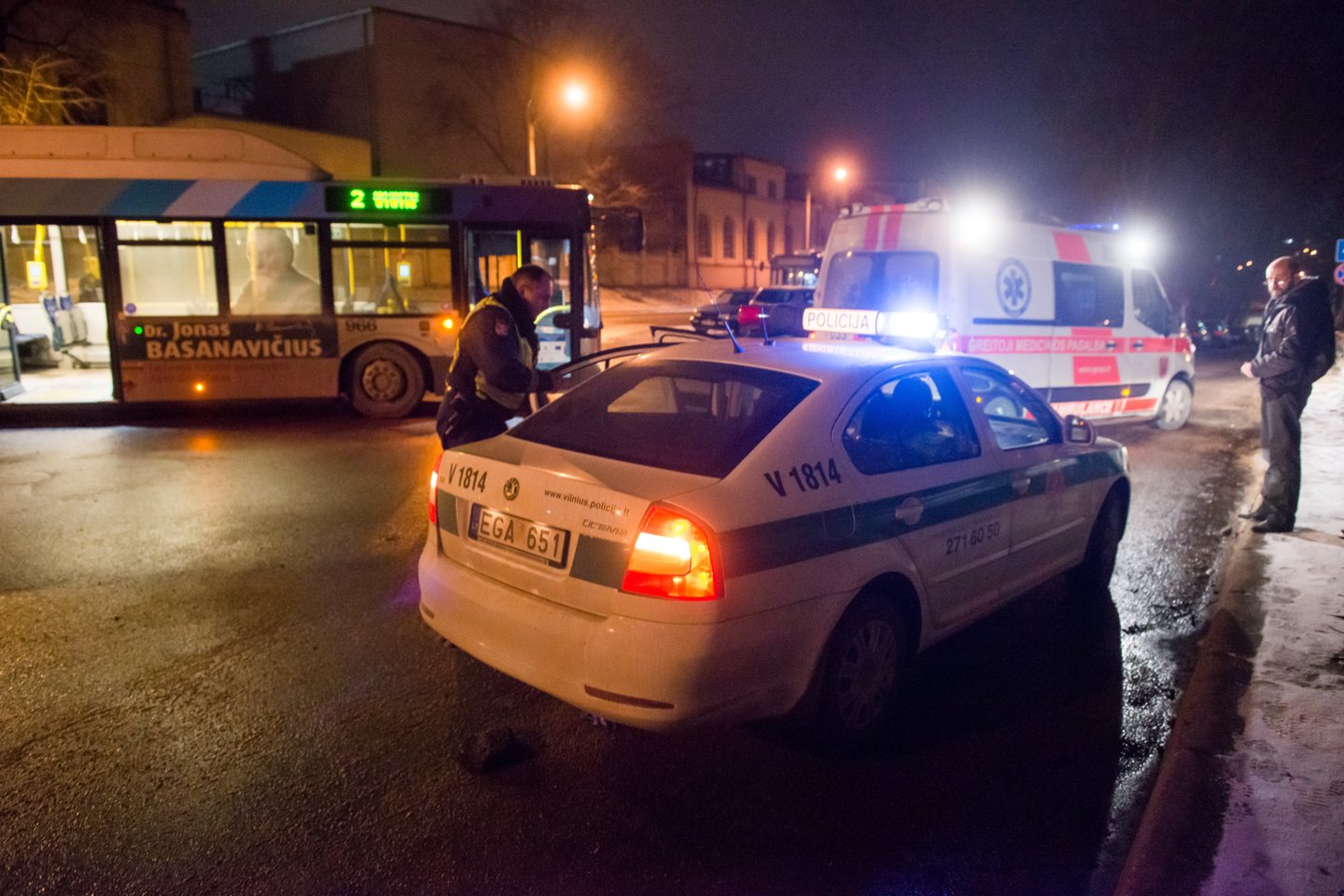  Vilniuje netoli autobusų ir geležinkelio stočių plėšikai mažiau nei per parą užpuolė 3 žmones. <br> S.Stacevičiaus asociatyvioji nuotr. 
