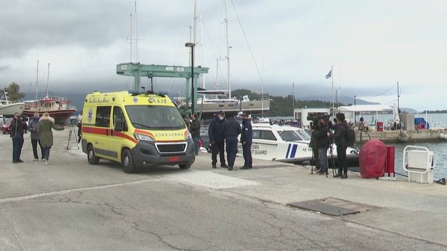 Gelbėtojai rado po gaisro Italijos laive dingusiu laikytą vyrą: vis dar be žinios – 11 keleivių