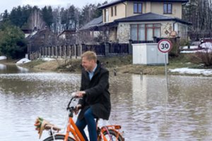 Buvęs R. Šimašiaus rėmėjas kviečia merą dviračiu pasivažinėti jo gatvėje 