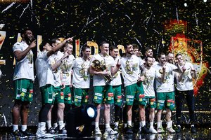 Lietuvos švieslentė: pergalės Baltijos lygose, kiauri NKL salių stogai ir salės futbolo lygos tarpinis finišas