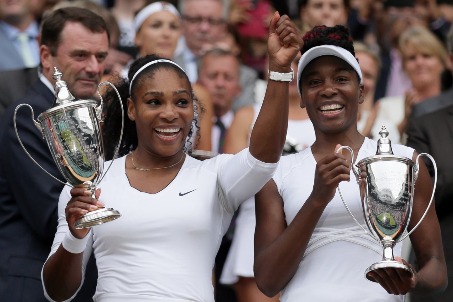Seserys Serena ir Venus Williams 2016-aisiais.<br>AP/Scanpix nuotr.