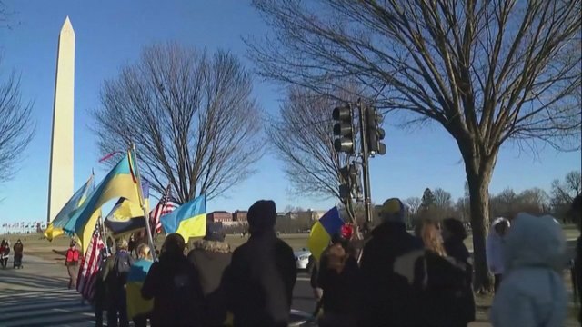 Dešimtys demonstrantų žygiavo Vašingtono gatvėmis: susirinko palaikyti Ukrainą
