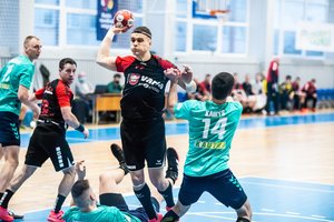 Baltijos rankinio lygoje – svarbios Lietuvos klubų pergalės ir garsaus trenerio sugrįžimas