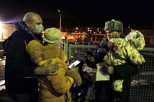 Ukrainoje esantis A. Medalinskas apie Donbaso evakuacijos vaizdą: į autobusus grūdami klykiantys vaikai