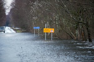 Sparčiai tvinsta Vakarų Lietuvos upės: apsemtų sodybų kiekis didėja, o situacija greičiausiai dar pablogės