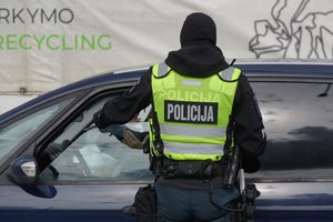 Pilietiški gyventojai užtvėrė kelią neblaiviam vairuotojui: šis pripūtė 2,51 prom. ir prisipažino vieną dalyką