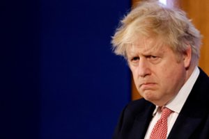 Jungtinė Karalystė žada sankcijomis „labai skaudžiai smogti“ Rusijai