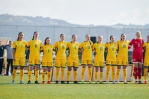 Lietuvos futbolininkės Turkijoje išvydo raudonąją kortelę ir pralaimėjo Latvijos komandai