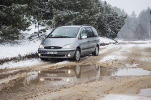 Primena vairuotojams svarbią prievolę: kelyje tai pastebėjus, privalote imtis atitinkamų priemonių