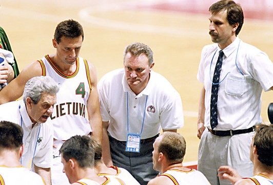 „Žalgirio“ legenda Henrikas Giedraitis bus palaidotas Petrašiūnų kapinėse