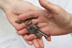 Žino, kas sutrumpintų laukiančių socialinio būsto eiles, bet kol kas to vengia ir nuomotojai, ir nuomininkai