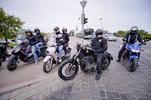 Lietuvius ant dviratės transporto priemonės sodina ne tik atšilę orai, bet ir degalų kainos