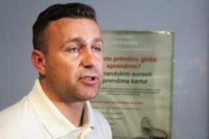 Buvusio prokuroro Sauliaus Galmino laisvė apribota pusmečiui – atsirūgo smurtas prieš sutuoktinę