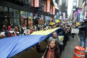 Pasaulio miestų gyventojai protestuoja prieš karą Ukrainoje