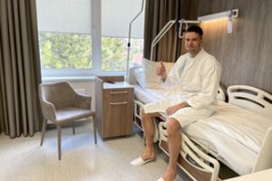 M. Kalniečiui sėkmingai atlikta čiurnos operacija