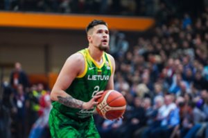 Pragarišką rungtynių pabaigą išgyvenę lietuviai įveikė Bosnijos ir Hercegovinos krepšininkus