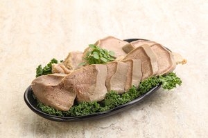 Lietuviško šventinio stalo legenda sugrįžta į „Lidl“: kaip paruošti skaniausią kiaulės liežuvį?