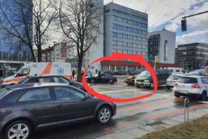 BMW ir „Opel“ kaktomuša Vilniuje: medikų pagalbos prireikė abiem vairuotojams