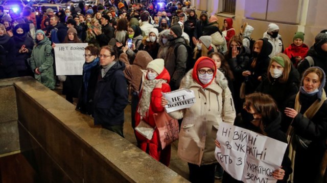 Per pasaulį ritantis protestų prieš karą bangai, sukilo ir rusai: šalies kultūros departamentas paskelbė perspėjimą